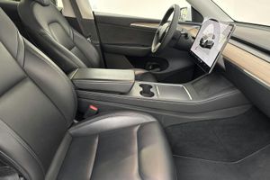 Tesla Model Y bild 7