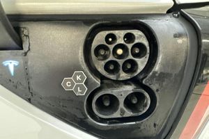 Tesla Model Y bild 15