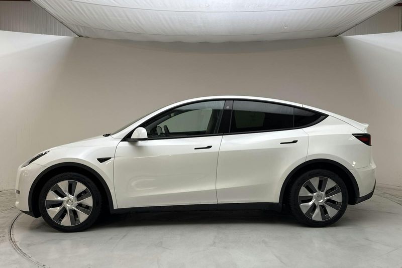 Tesla Model Y bild 2