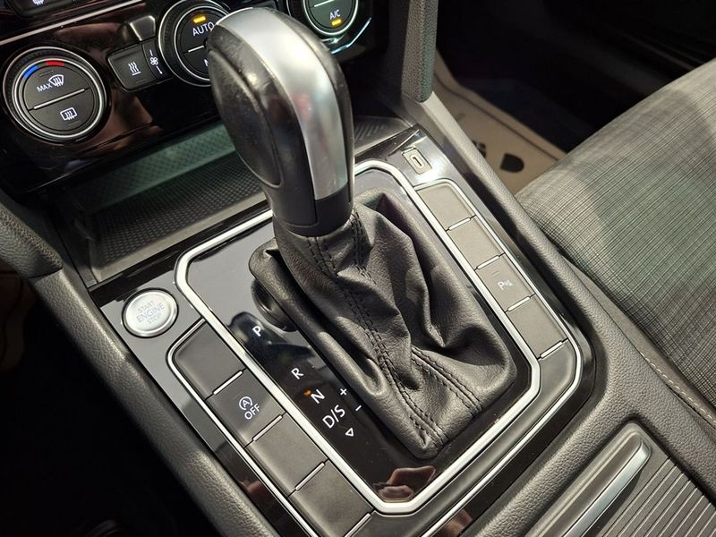 Volkswagen Passat bild 8