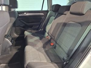 Volkswagen Passat bild 9