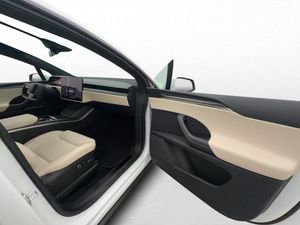 Tesla Model X bild 35