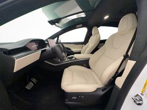 Tesla Model X bild 12