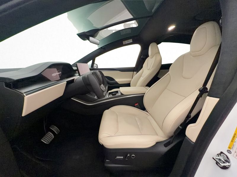 Tesla Model X bild 12