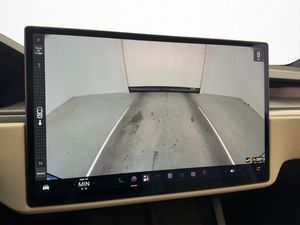Tesla Model X bild 19