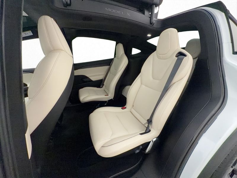 Tesla Model X bild 27