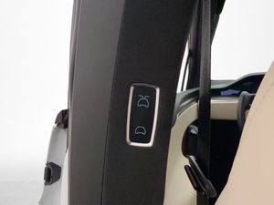 Tesla Model X bild 16