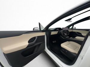 Tesla Model X bild 34
