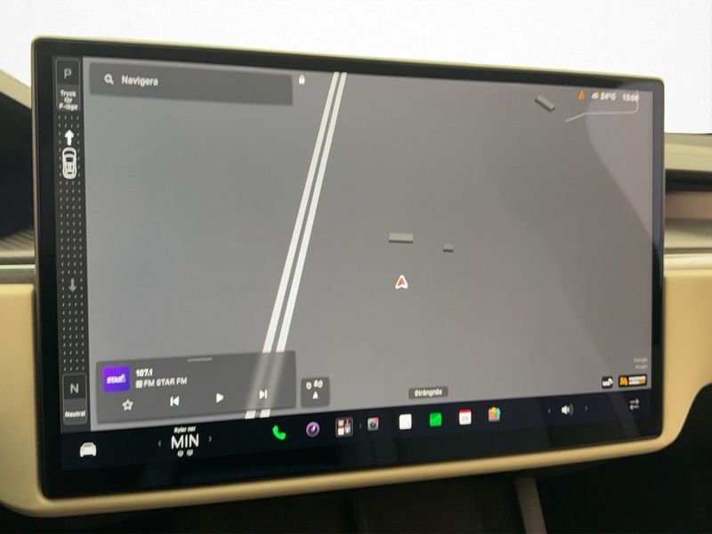 Tesla Model X bild 18