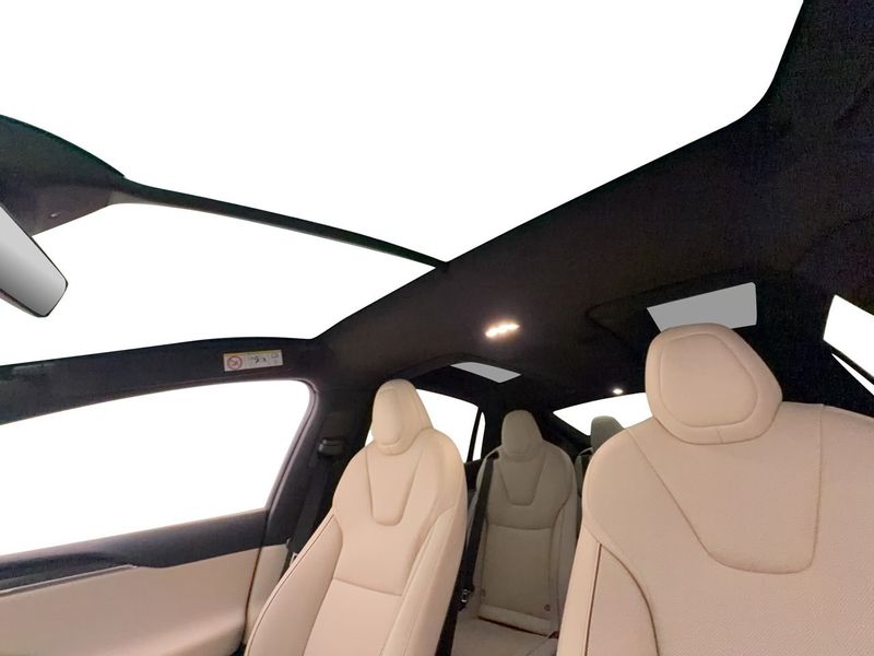 Tesla Model X bild 26
