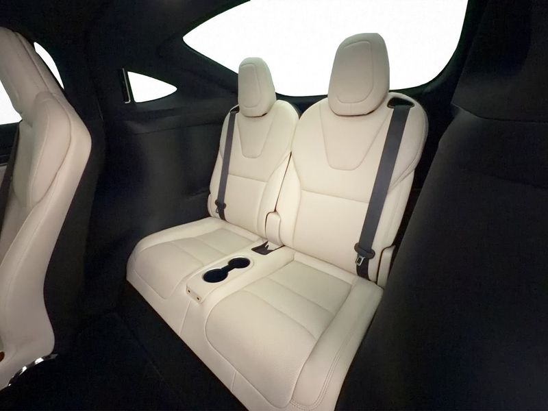 Tesla Model X bild 28