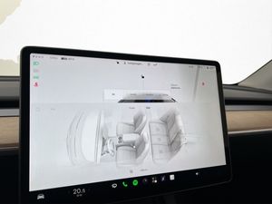 Tesla Model Y bild 18