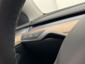 Tesla Model Y bild 24