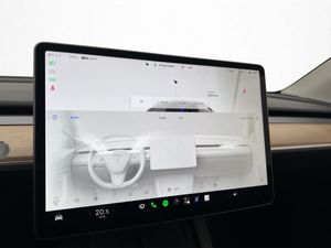Tesla Model Y bild 17
