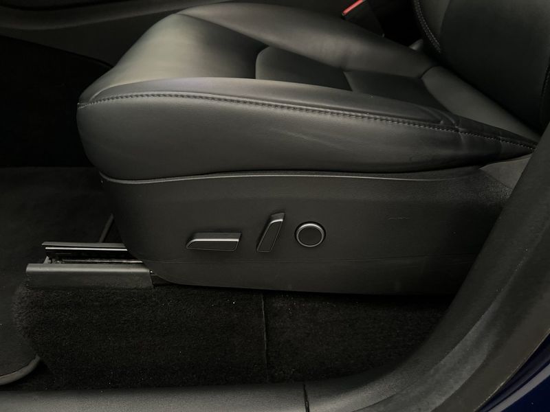 Tesla Model Y bild 15