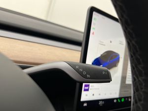 Tesla Model Y bild 25
