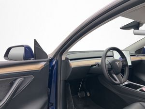 Tesla Model Y bild 12