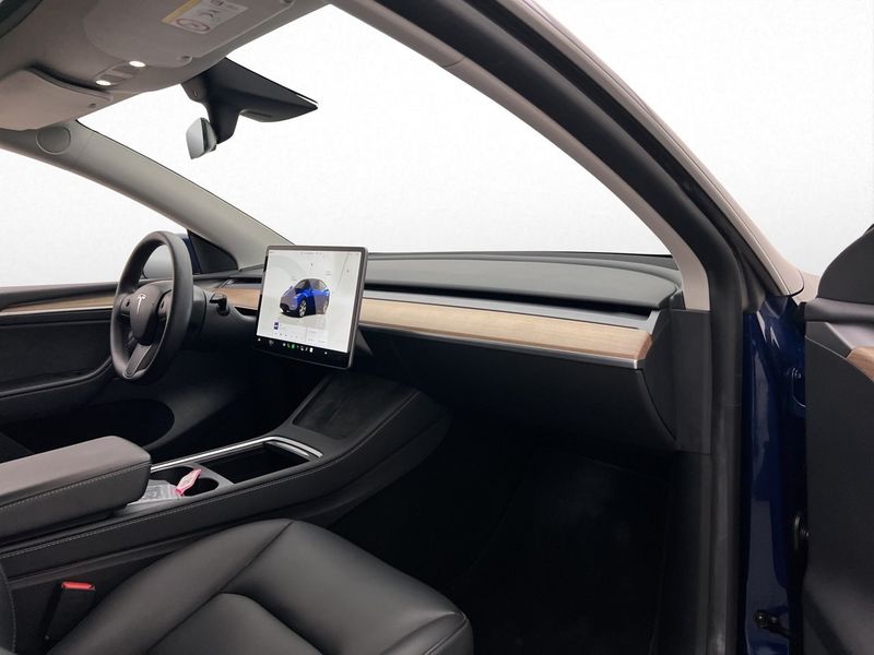 Tesla Model Y bild 30