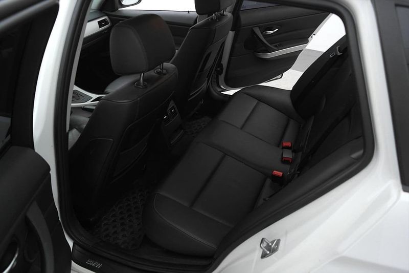 BMW 320 bild 16