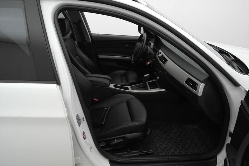 BMW 320 bild 14