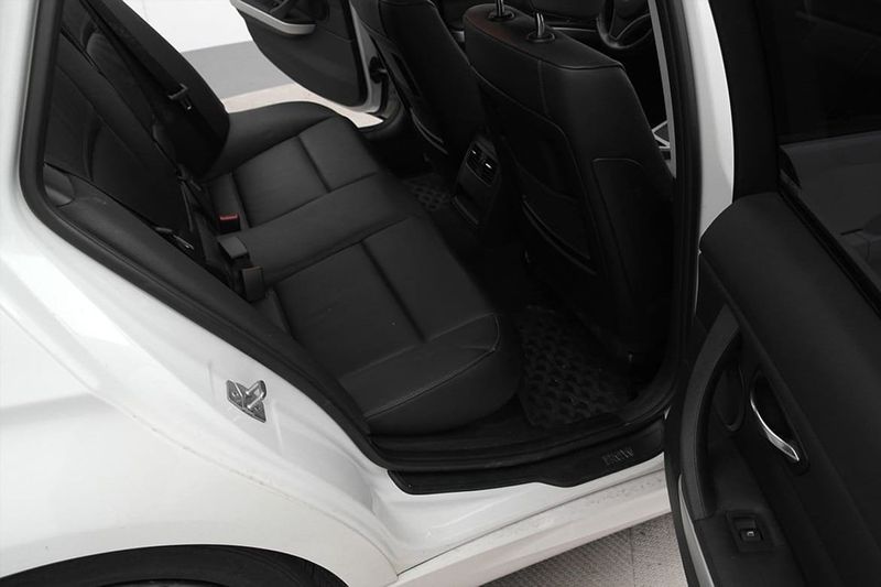 BMW 320 bild 17
