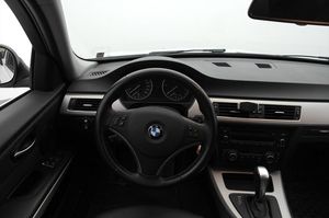 BMW 320 bild 9