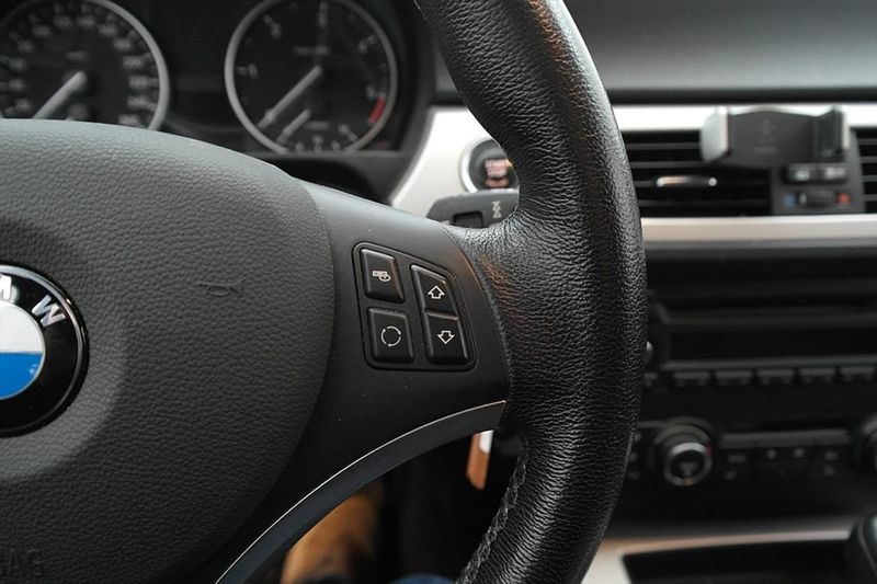 BMW 320 bild 12