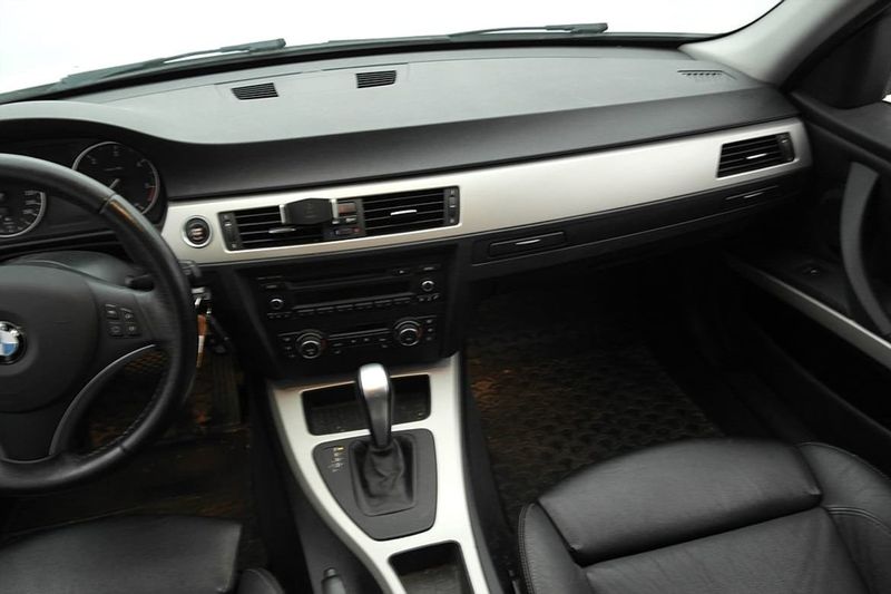 BMW 320 bild 8
