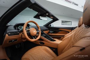 Aston Martin DB12 bild 5