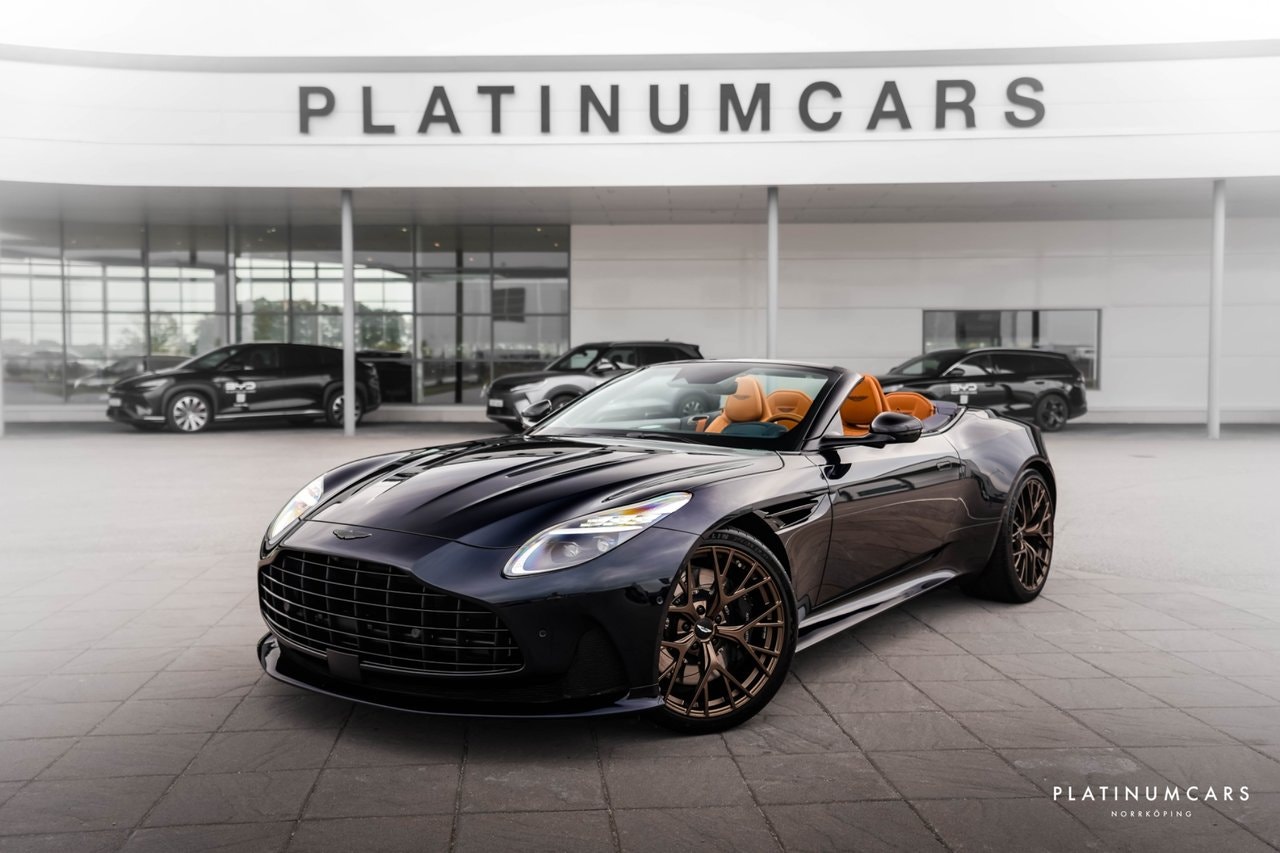 Aston Martin DB12