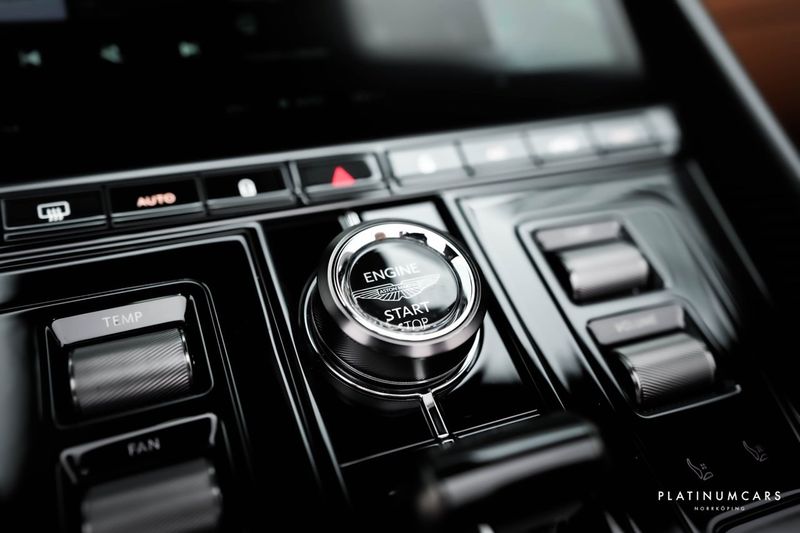 Aston Martin DB12 bild 12