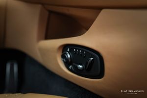 Aston Martin DB12 bild 18