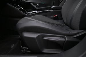 Peugeot e-2008 bild 12
