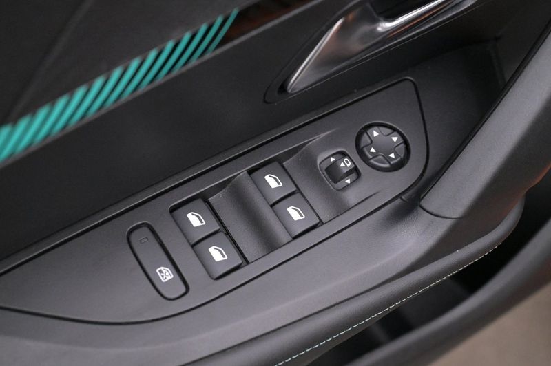 Peugeot e-2008 bild 13
