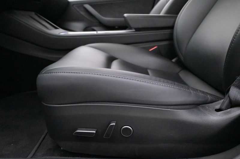 Tesla Model 3 bild 11
