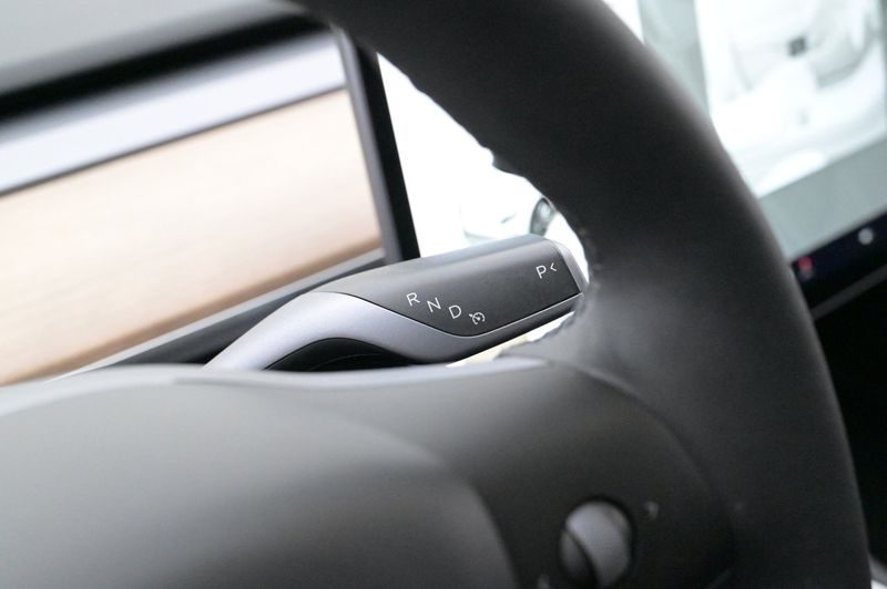 Tesla Model 3 bild 8