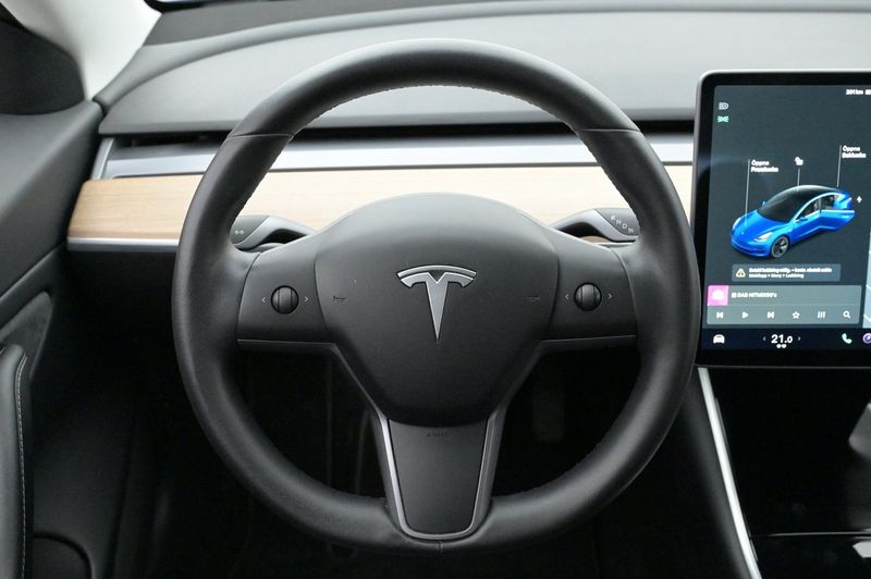 Tesla Model 3 bild 7