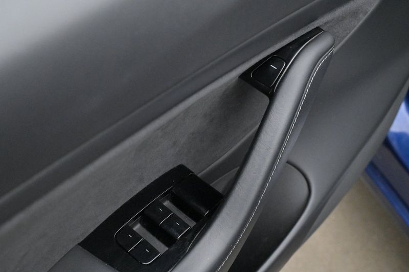 Tesla Model 3 bild 10