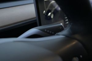 Tesla Model Y bild 8