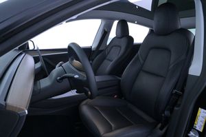 Tesla Model Y bild 9