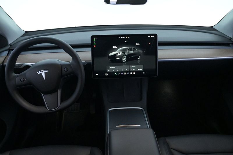 Tesla Model Y bild 6