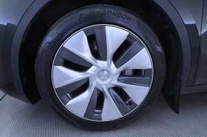 Tesla Model Y bild 27