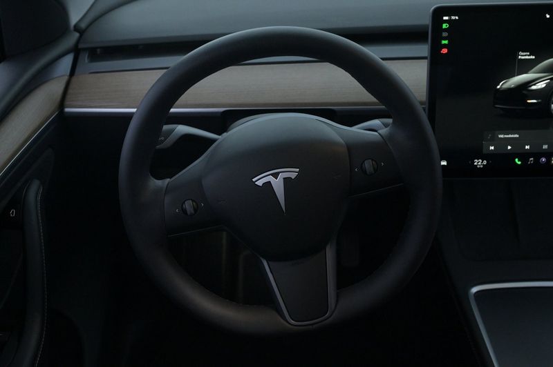Tesla Model Y bild 7