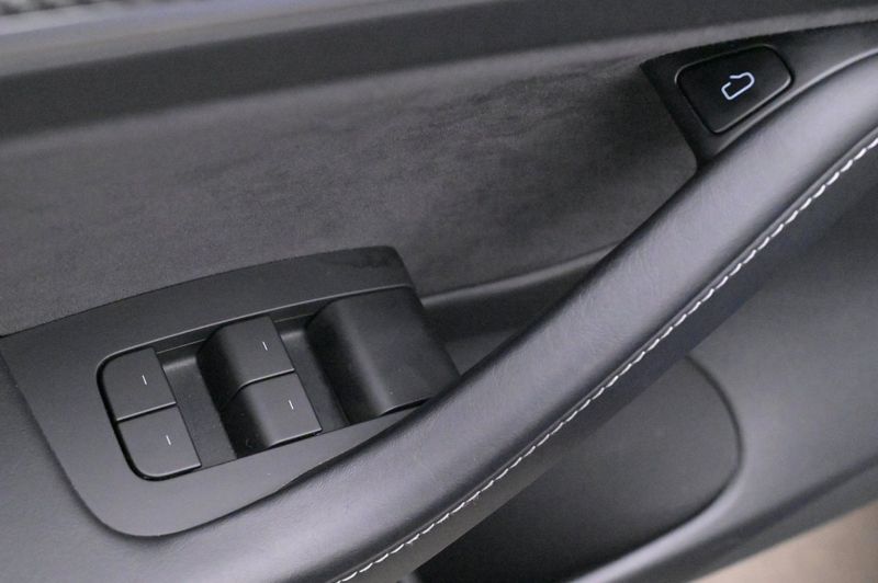 Tesla Model 3 bild 10