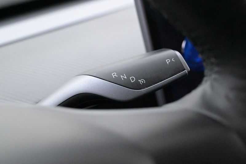 Tesla Model 3 bild 8
