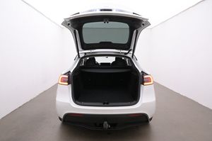 Tesla Model Y bild 21