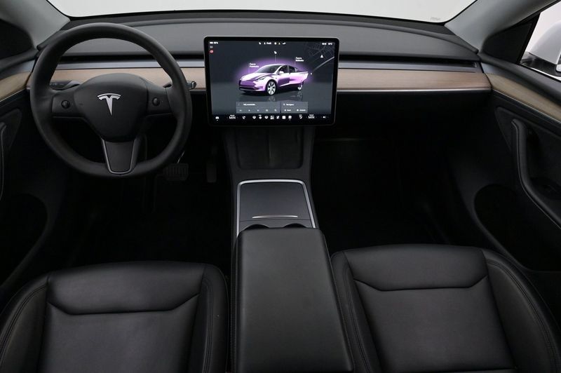 Tesla Model Y bild 6