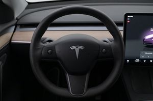 Tesla Model Y bild 7