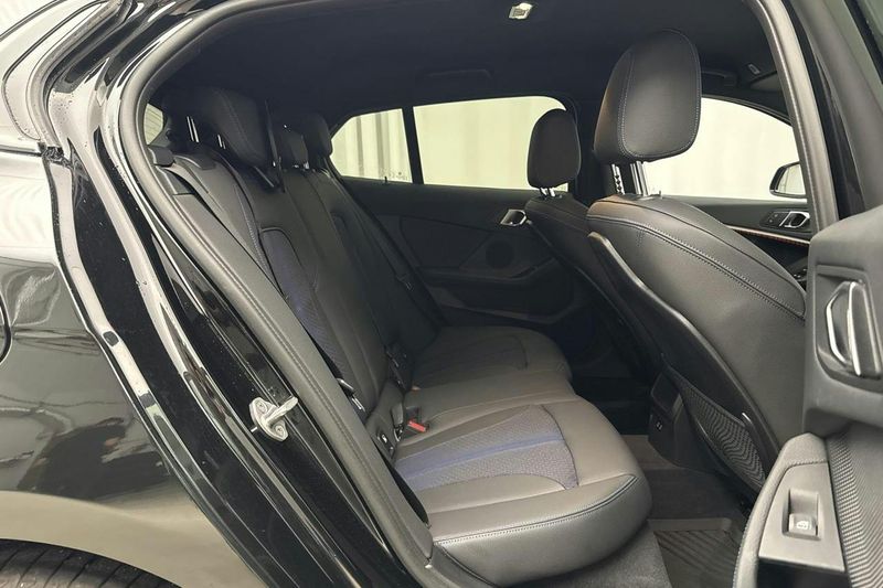 BMW 118 bild 8