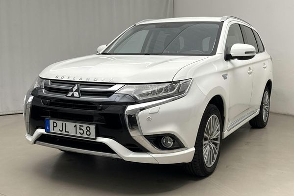 Mitsubishi Outlander 2.0 Plug-in Hybrid 4WD (203hk) - 2017
